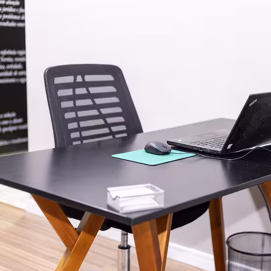 Espaço interno moderno de empresa